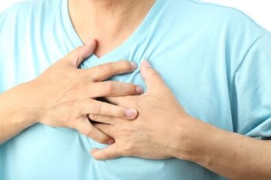 L'osteocondrosi toracica provoca dolore al petto durante l'inspirazione e il movimento